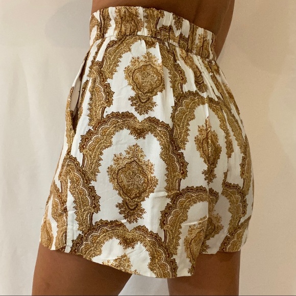 H&M high waisted shorts - Picture 4 of 4